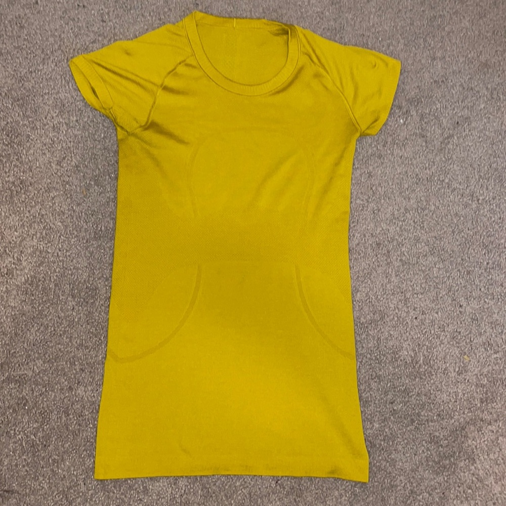Lululemon top size 6